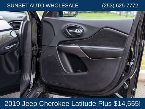 Used 2019 Jeep Cherokee Latitude Plus AWD/4WD image 61