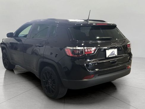 Used 2025 Jeep Compass Latitude w/ Altitude Special Edition AWD/4WD image 7