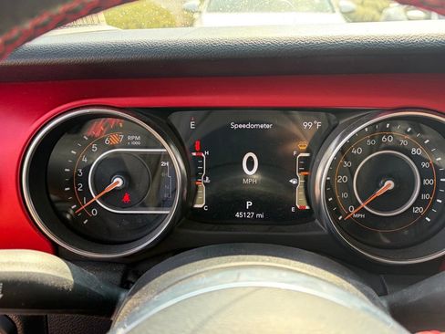 Used 2023 Jeep Wrangler Unlimited Rubicon AWD/4WD image 10