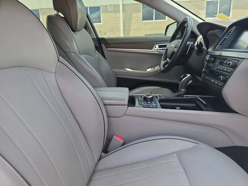 Used 2017 Genesis G80 3.8 w/ Option Group 03 RWD image 10