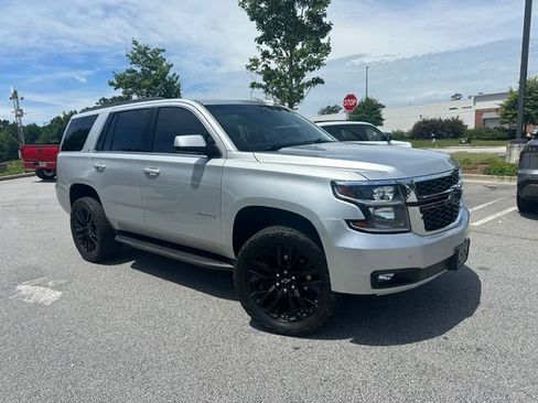 Used 2020 Chevrolet Tahoe LT w/ Luxury Package AWD/4WD image 4