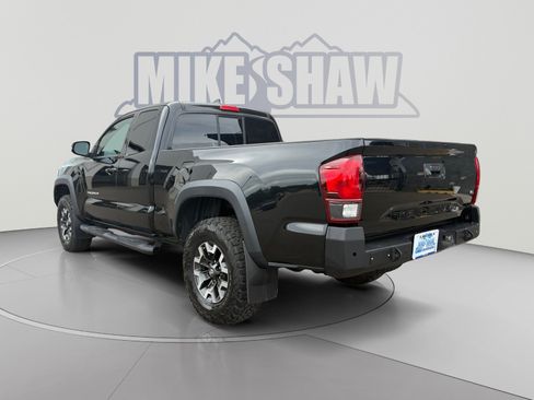 Used 2019 Toyota Tacoma TRD Off-Road w/ TRD Premium Off Road Package AWD/4WD image 3