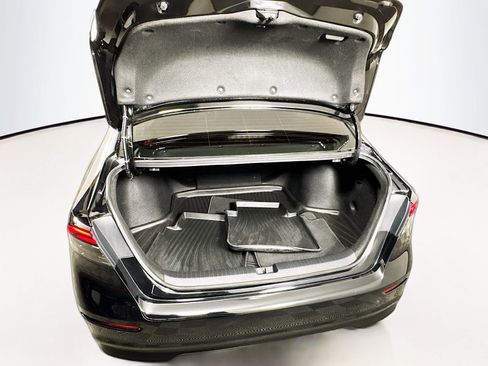 Used 2024 Honda Accord Sport image 9