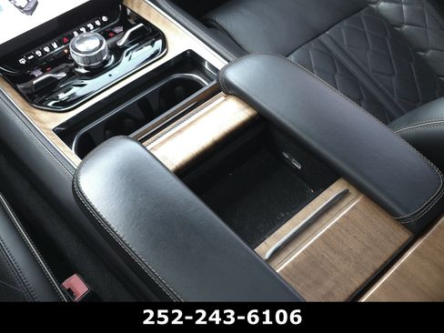 Used 2023 Jeep Grand Wagoneer Series III AWD/4WD image 11