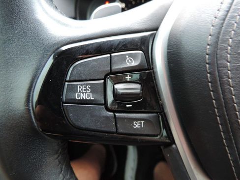 Used 2018 BMW 530i w/ Premium Package image 27