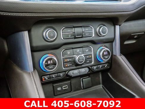 Used 2023 GMC Yukon SLT AWD/4WD image 35