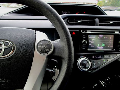 Used 2015 Toyota Prius C Two image 22