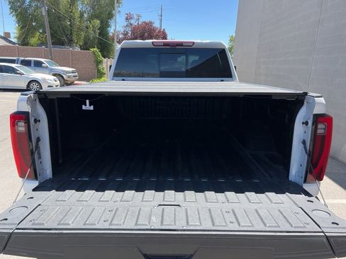 Used 2025 GMC Sierra 2500 Denali w/ Denali Reserve Package AWD/4WD image 29