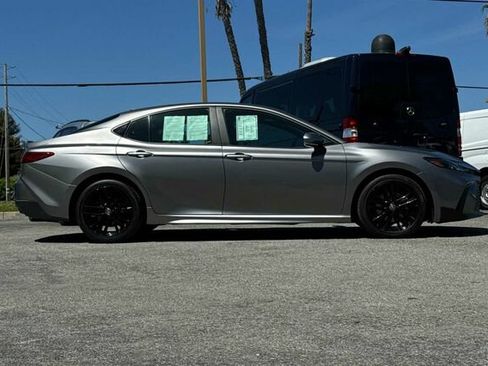Used 2025 Toyota Camry SE FWD image 3