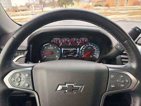 Used 2019 Chevrolet Suburban LT w/ Luxury Package image 15