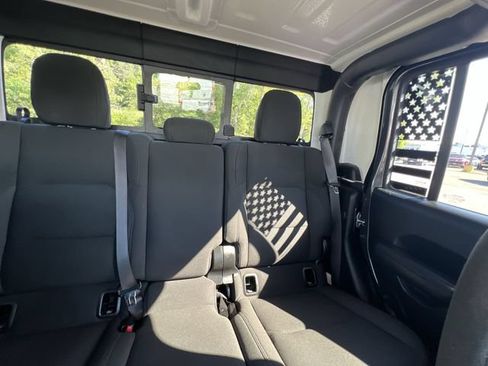 Used 2022 Jeep Gladiator Sport AWD/4WD image 15