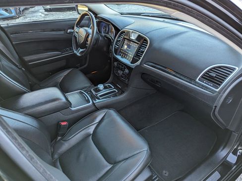 Used 2021 Chrysler 300 Touring L image 36