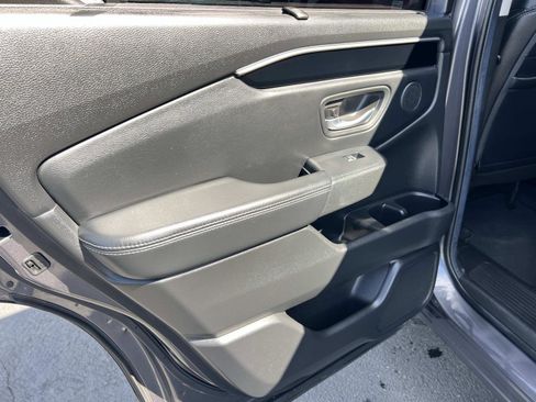 Used 2024 Honda Pilot Touring image 22