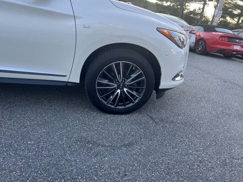 Used 2017 INFINITI QX60 Luxe w/ Deluxe Technology Package image 40
