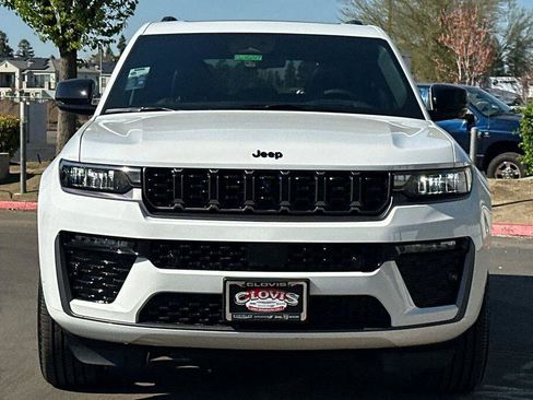 New 2026 Jeep Grand Cherokee Limited image 9