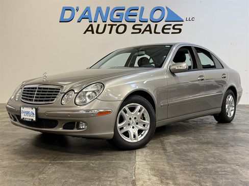 Used 2006 Mercedes-Benz E 350 4MATIC Sedan image 1