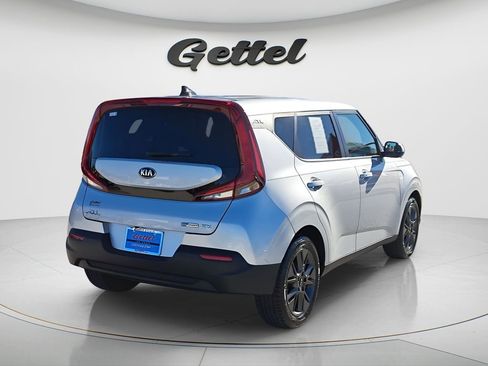 Used 2021 Kia Soul EX image 3