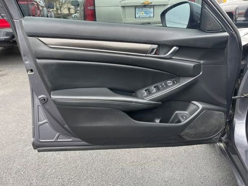 Used 2019 Honda Accord Sport image 17