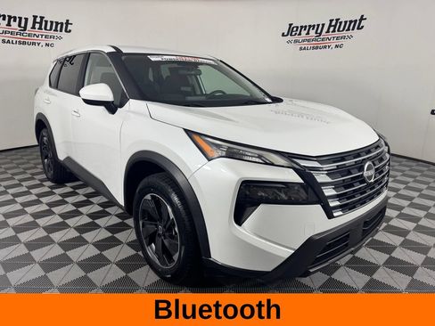 Used 2024 Nissan Rogue SV FWD image 6