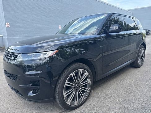 Used 2024 Land Rover Range Rover Sport SE AWD/4WD image 1