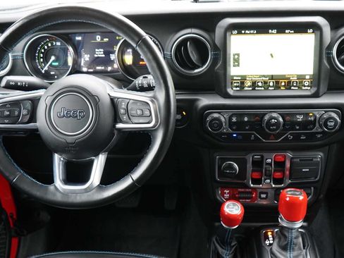 Used 2021 Jeep Wrangler Unlimited Rubicon 4xe w/ Cold Weather Group AWD/4WD image 24