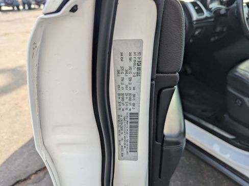 Used 2018 Jeep Grand Cherokee Limited image 30