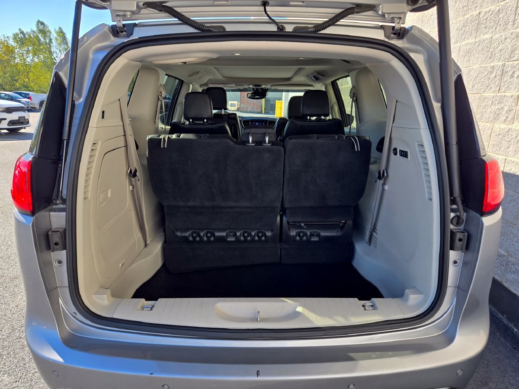 Used 2017 Chrysler Pacifica Limited FWD image 51