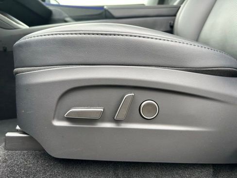 Used 2026 Tesla Model Y Long Range AWD/4WD image 19