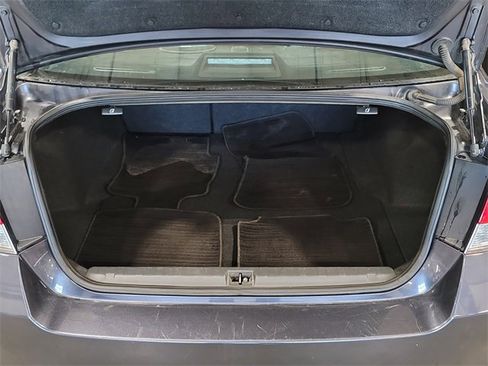 Used 2013 Subaru Legacy 2.5i Limited image 7