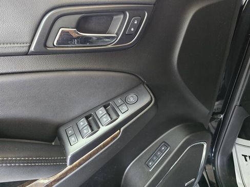 Used 2020 Chevrolet Suburban LT image 19