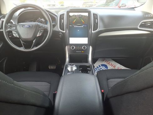 Certified 2023 Ford Edge SE image 18