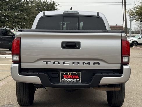 Used 2020 Toyota Tacoma SR image 5