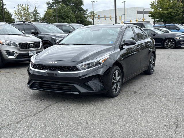 Used 2023 Kia Forte LXS w/ LXS Technology Package FWD image 5