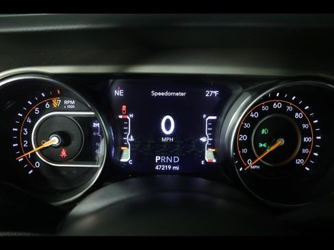 Used 2021 Jeep Gladiator Sport image 19