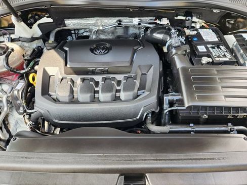 Used 2022 Volkswagen Tiguan SE R-Line FWD image 32