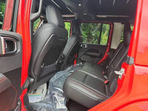 New 2026 Jeep Wrangler Unlimited Rubicon AWD/4WD image 6
