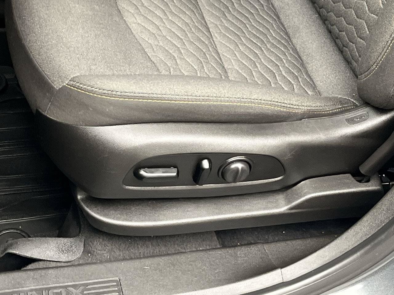 Used 2021 Chevrolet Equinox LT AWD/4WD image 9