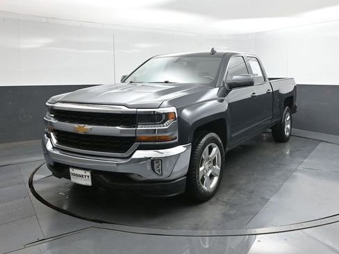 Used 2018 Chevrolet Silverado 1500 LT w/ Texas Edition RWD image 34