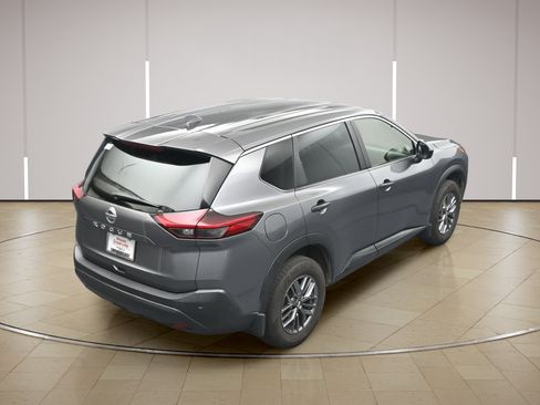 Used 2021 Nissan Rogue S FWD image 26
