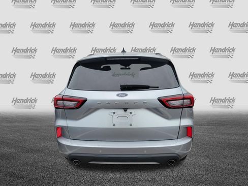 Used 2023 Ford Escape ST-Line w/ Tech Pack #1 FWD image 9