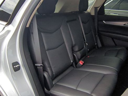 Certified 2018 Cadillac XT5 Luxury w/ Driver Awareness Package image 27