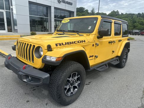 Used 2019 Jeep Wrangler Unlimited Rubicon w/ Cold Weather Group AWD/4WD image 2