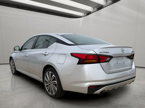 Used 2023 Nissan Altima 2.5 SL image 3