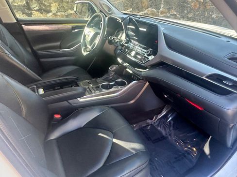 Used 2022 Toyota Highlander Platinum image 38