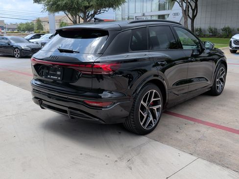 Certified 2025 Audi SQ6 e-tron Prestige w/ Premium Plus AWD/4WD image 10