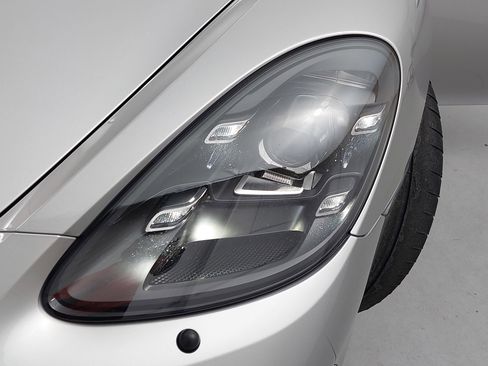 Certified 2022 Porsche 718 Cayman GT4 RWD image 26