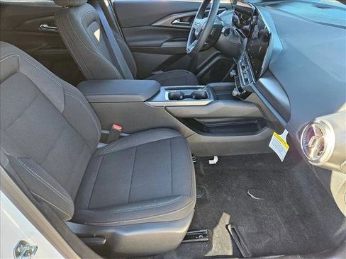 New 2026 Chevrolet Equinox EV LT image 15