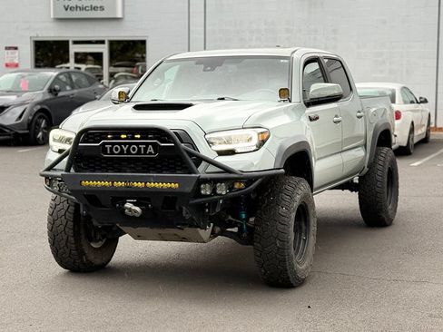 Used 2021 Toyota Tacoma TRD Pro AWD/4WD image 3