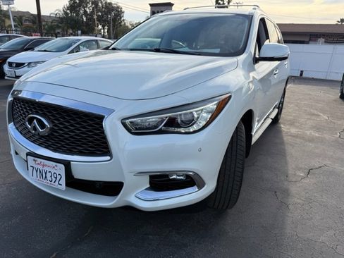Used 2017 INFINITI QX60 AWD w/ Premium Plus Package image 3