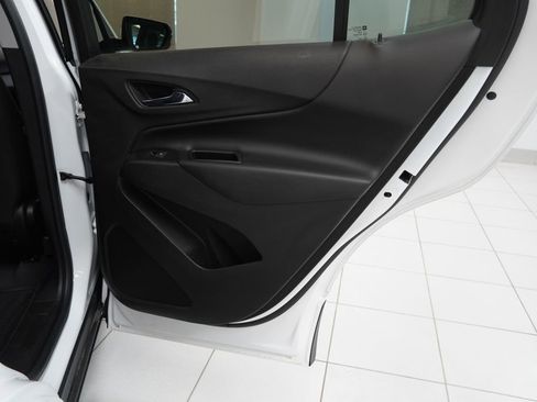 Used 2018 Chevrolet Equinox LT w/ Sun & Infotainment Package image 19